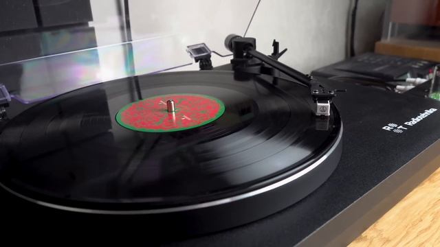 Современный проигрыватель Radiotehnika LP001 смотреть онлайн