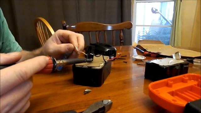 Cheap Black & Decker Battery Hack!!! смотреть онлайн