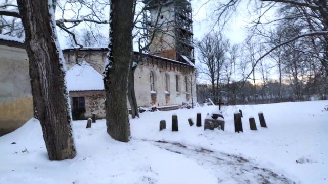 Очень кратко - один день вдоль границы Латвия-Литва. Руины церквей, рождественский Салдус.