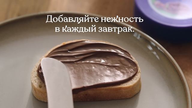 Блины с черничным вареньем