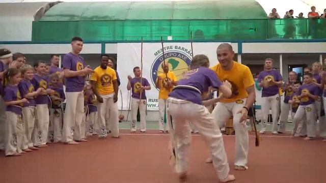 Crua Cinza troca de cordas em Belgorod 2019 AXE Capoeira смотреть онлайн