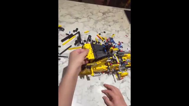 LEGO Technic App Controlled Cat D11 Bulldozer 42131 乐高CAT D11推土机 смотреть онлайн