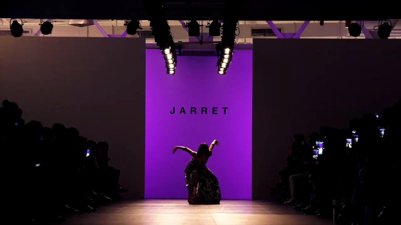 Lia Kim/ Purple Cloud - traila $ong/ Freestyle Performance at Jarret NYFW 2017 смотреть онлайн