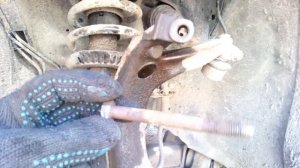 замена передних стоек амортизаторов пассат в5/ауди А4/passat B5