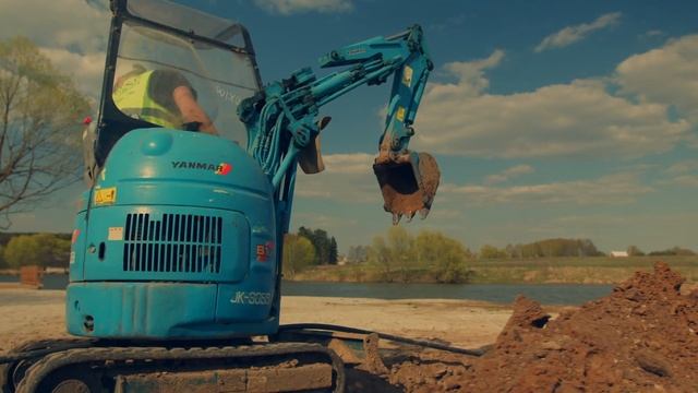 КП «Кузьминский»: устройство траншей для укладки кабелей системы видеонаблюдения. смотреть онлайн