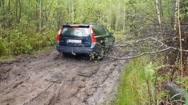 Volvo XC70 P2 Offroad смотреть онлайн