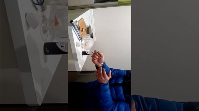Заправляем зажигалку дезодорантом смотреть онлайн
