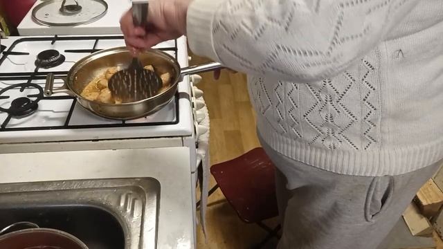 ДЕЛИКАТЕС ДЛЯ МУЖЧИН ОТ БАБЫ ГАЛИ БЫЧЬИ ЯЙЦА ЖАРЕНЫЕ смотреть онлайн