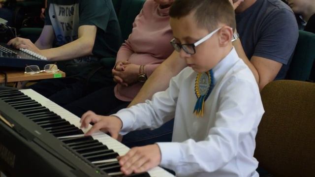 Я играю Пантеру на выпускном из начальной школы смотреть онлайн