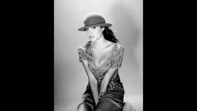 Анджелина Джоли: редкие фотографии красавицы в юности смотреть онлайн