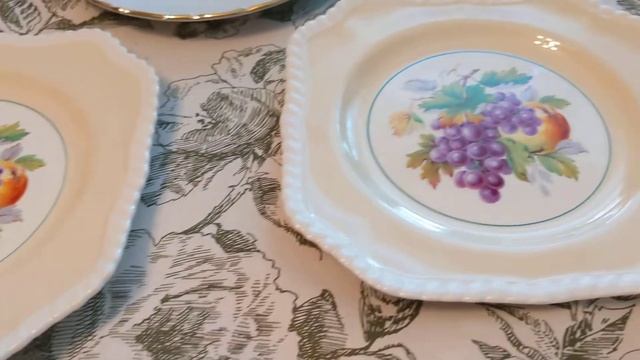 Тарелки-близнецы.Фруктовое изобилие от Winterling, Kahla, Schumann, и JB. Сосновая ветка из Японии.