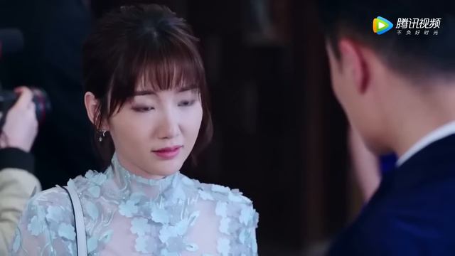 惊艳全场！霸总亲自为灰姑娘化妆，带着她参加豪华宴会，羡煞全场【我的机器人男友My Robot Boyfriend 】 смотреть онлайн