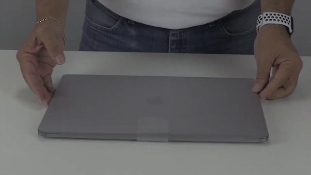 MacBook Pro 2017 w/ touch Bar and ID. An exciting fun unboxing! смотреть онлайн