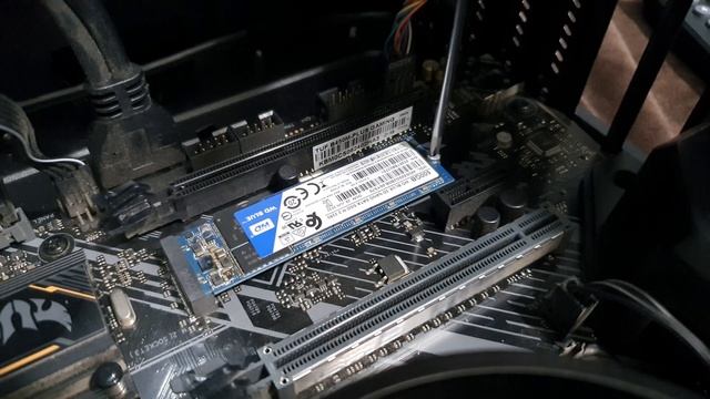 SSD M.2 SATA 3 Unboxing e instalación / WD BLUE 3D NAND SATA M.2 2280 смотреть онлайн