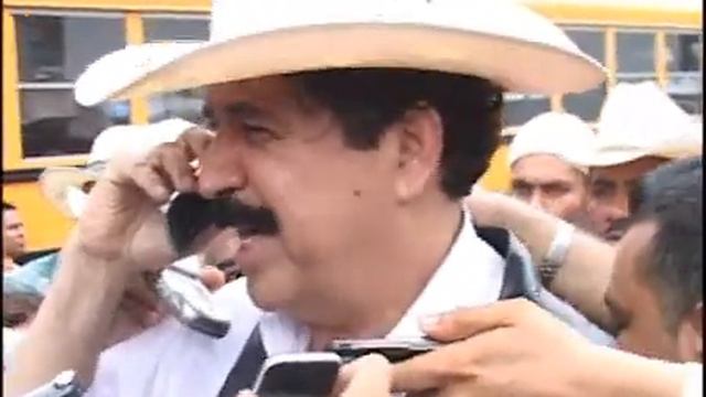 Mel Zelaya acusa a Robert Carmona-Borjas al cruzar Frontera en Honduras смотреть онлайн