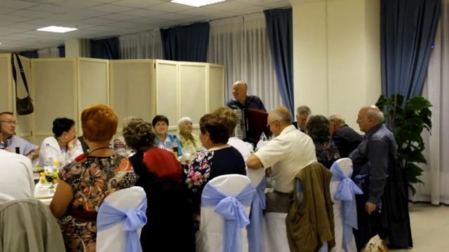 Настоящее русское караоке с Николаем Донецким (аккордеон)."Спасибо cердце" Л.Утёсов. смотреть онлайн