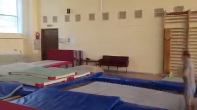 Двойное сальто углом вперёд с батута смотреть онлайн