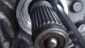 Шкода Октавия Тур 1.6AKL.Как выпресовать сальник первичного вала коробка передач DUU !