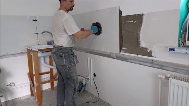 Фартук на кухне из керамогранита 1200/600 смотреть онлайн