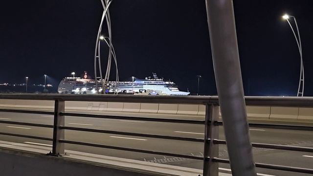 dubai🇦🇪 Night on the Infinity Bridge: Dubai's Beauty from Above" смотреть онлайн