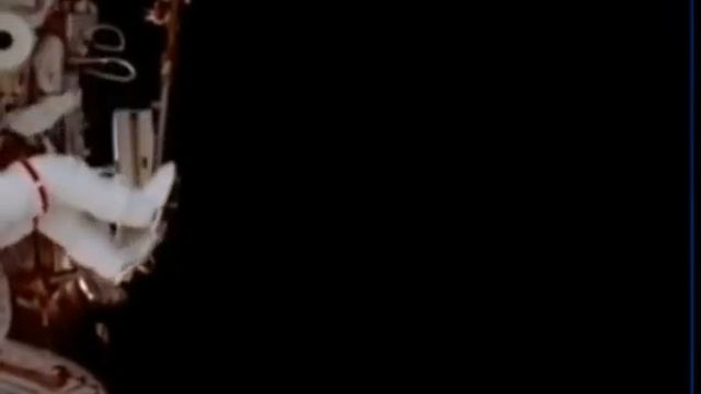 NASA building Space Station UFOs visibly fly in the backgroud смотреть онлайн