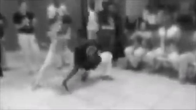 Capoeira Cordão de Ouro - Mestre Ivan смотреть онлайн