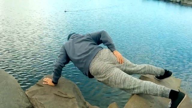 Опасные отжимания) смотреть онлайн