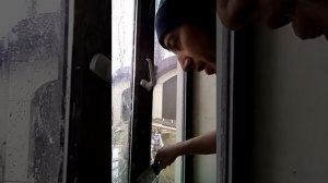 Как отчистить окна и стёкла от цемента и штукатурки