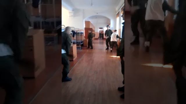 Рота подъем (Осторожно, громко) смотреть онлайн