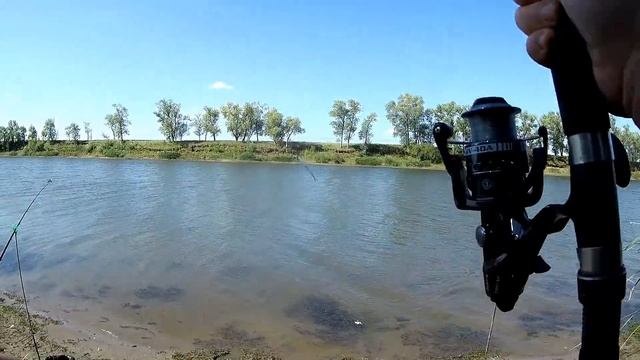 Рыбалка в непогоду. РАЗНОРЫБИЦА. Рыбалка на донки смотреть онлайн