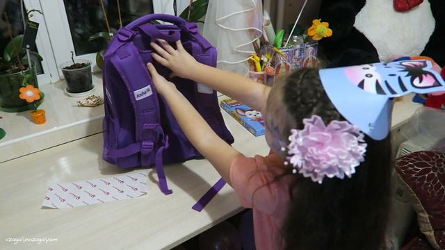 Не Детская Распаковка Школьного Рюкзака! смотреть онлайн