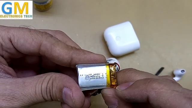 AIRPODS CHARGING CASE REPAIRING AND TESTING & HOW TO OPEN. IN HINDI & URDU BY GM ELECTRONICS TECH. смотреть онлайн