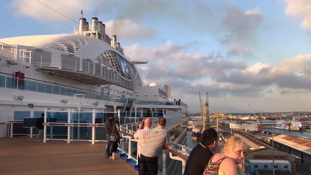 Majestic Princess sounding the Love Boat horn on her departure from Livorno, Italy смотреть онлайн