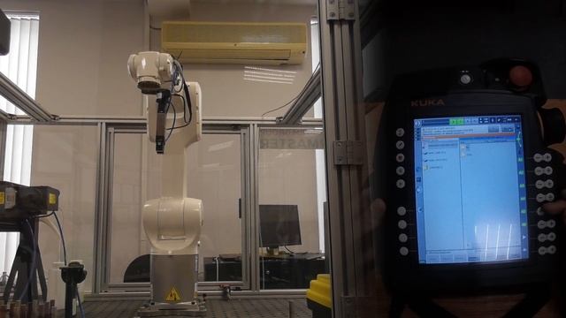 робот KUKA включение, перемещение смотреть онлайн