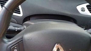 не заводиться клацає реле Renault grand scenic 3