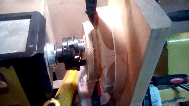 Чаша из ясеня и яблони (Bowl made of ash and Apple trees) смотреть онлайн