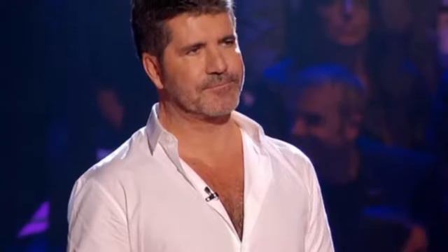 X Factor host Caroline Flack gets ''constructive criticism'' from Simon Cowell after EVERY show смотреть онлайн