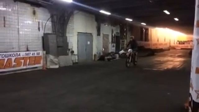 А так делать не надо!)Не удачное вилли... смотреть онлайн