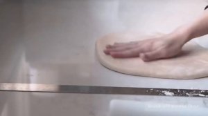 Технологический процесс приготовления слоеного дрожжевого   и пресного тесто изделия из него