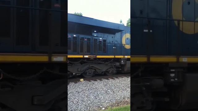 CSX train startup and idle ES44AC смотреть онлайн