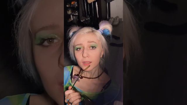 ЧТО ЕЩЕ МОЖНО НЕОБЫЧНОЕ СДЕЛАТЬ С ПИРОЖКОМ ? 🍩КУШАТЬ - НЕЛЬЗЯ 😂#вечнохудеющая #диета #юмор смотреть онлайн