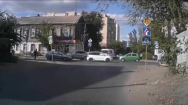 г.Астрахань 27.08.2017 г., Массовая езда под КИРПИЧ. Время съёмки 15:29-16:08 смотреть онлайн