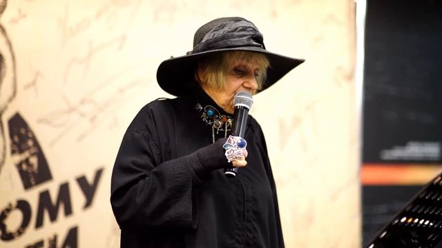 Людмила Петрушевская в Московском Доме Книги смотреть онлайн