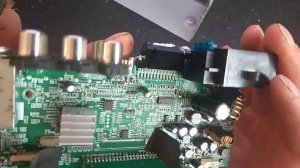 Магнитола SWAT CHR 6100 нет звука в динамиках