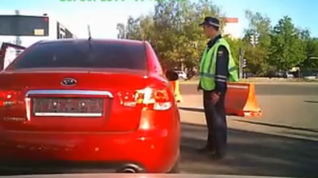 Наехал ГАИшнику на ногу смотреть онлайн