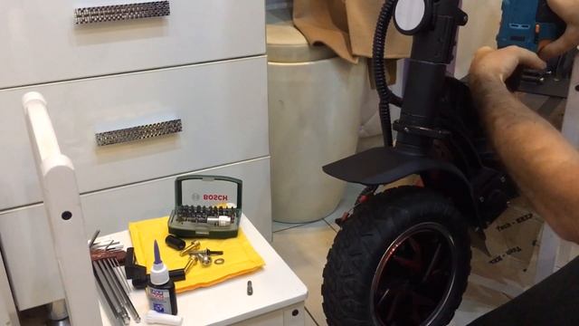 Установка рулевого демпфера на электросамокат KUGOO G-Booster смотреть онлайн