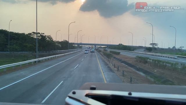 TRIP REPORT MALANG-JAKARTA NAIK MTRANS | PELAYANAN DAN ARMADA TERBAIK ! PENUMPANG DILARANG LAPAR !! смотреть онлайн