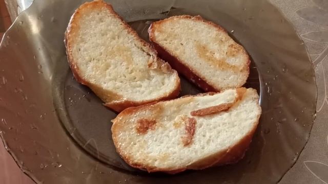 Гренки из белого хлеба на сковороде за 5 минут (Кулинарные будни) смотреть онлайн