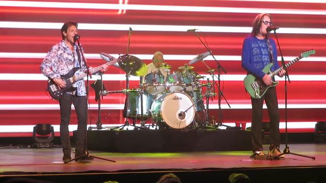 Utopia - "Set Me Free" - Pabst Theater, Milwaukee, WI - 05/12/18 смотреть онлайн