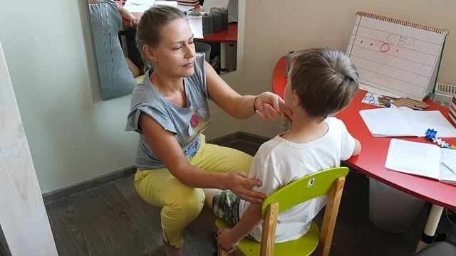 Звук Р. Формирование длительного и долгого звука Р. Слоги РА, РО, РУ, РЫ, РЭ смотреть онлайн